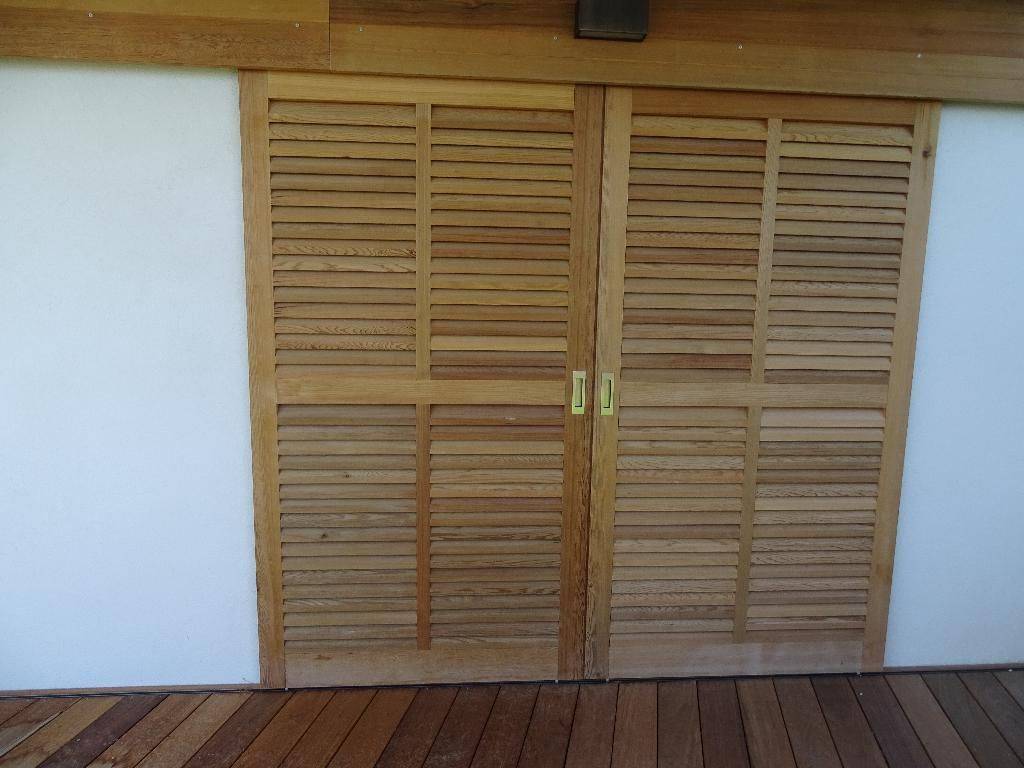 Volets persiennes coulissants en bois à La Londe les Maures 