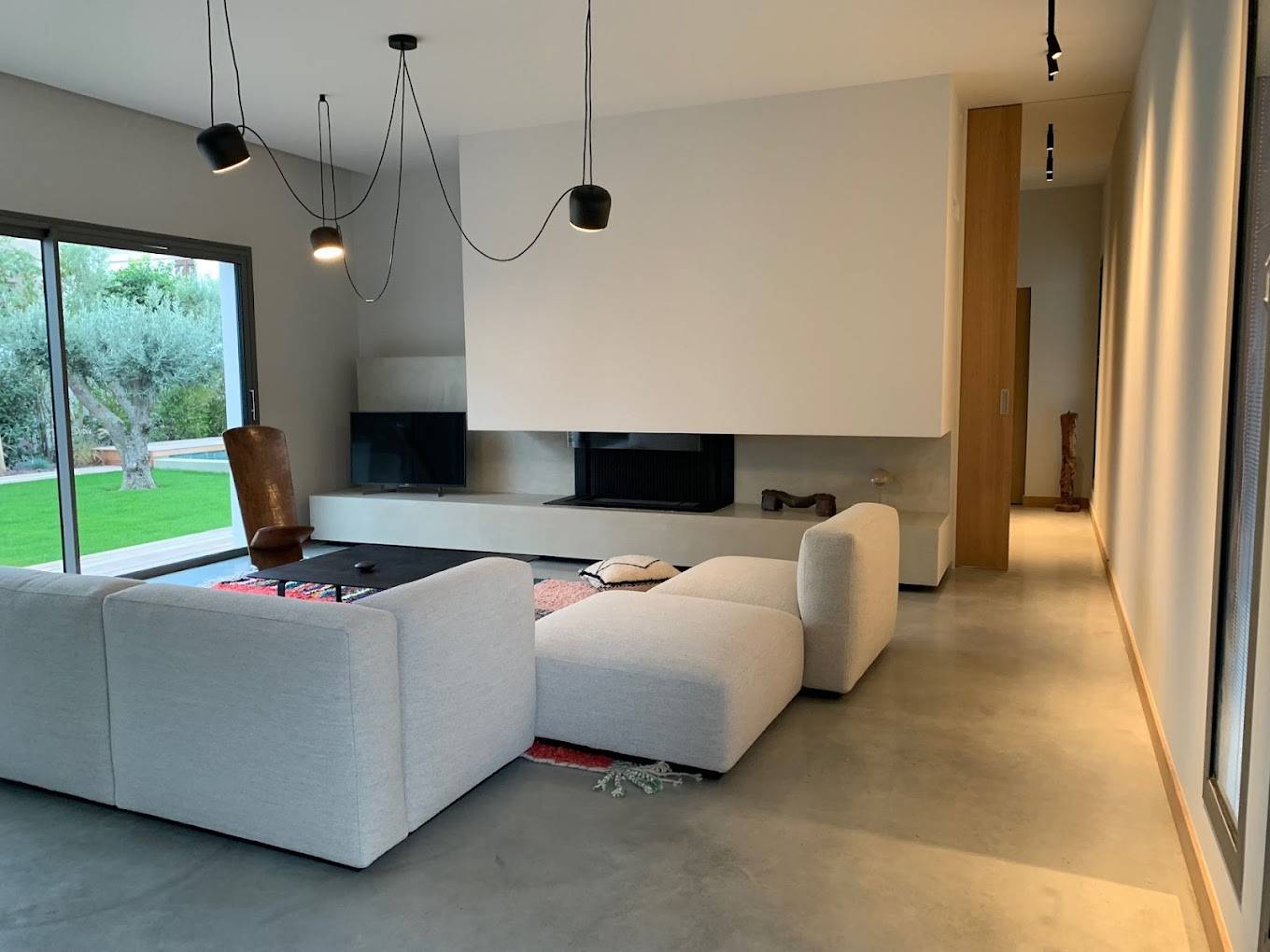 Fabrication et pose d'une porte intérieure coulissante à galandage à Sanary 83