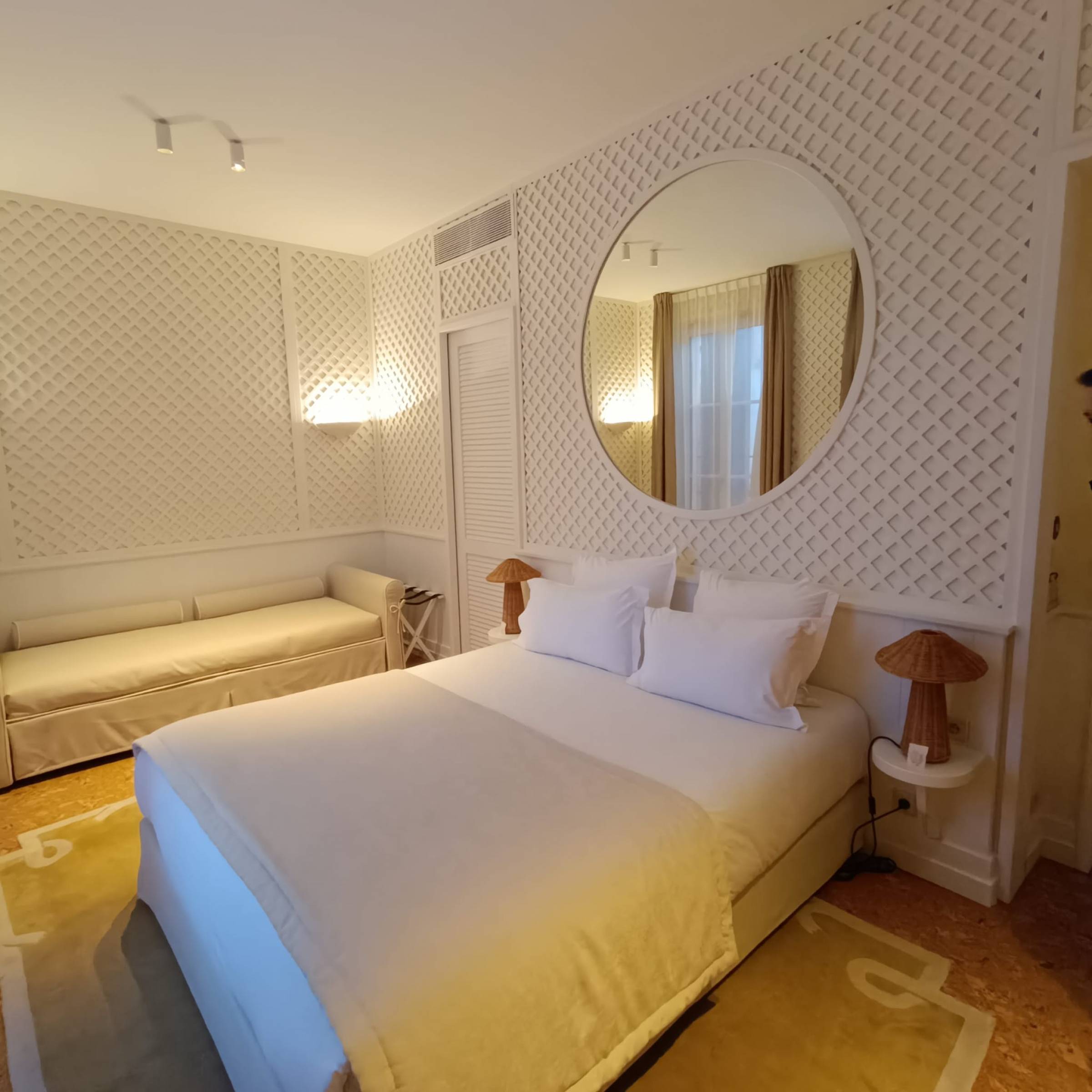 Conception et pose d'un claustra bois sur mesure à Hyères 