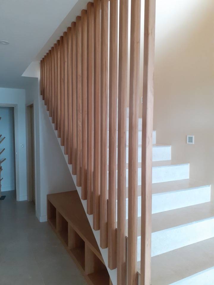 Pose garde corps tasseaux dans maison à Hyères