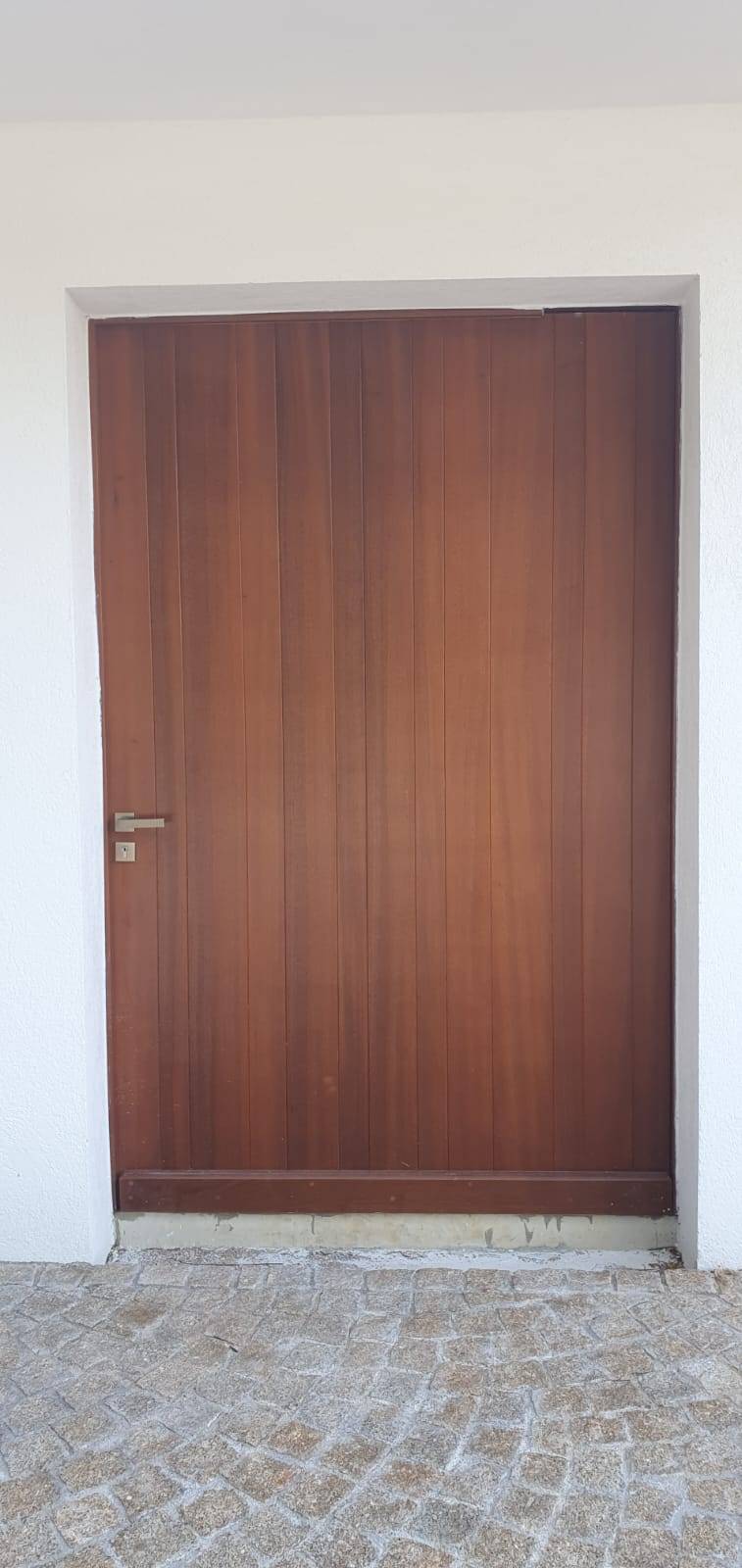 Porte d'entrée en bois (Sipo) sur pivot 